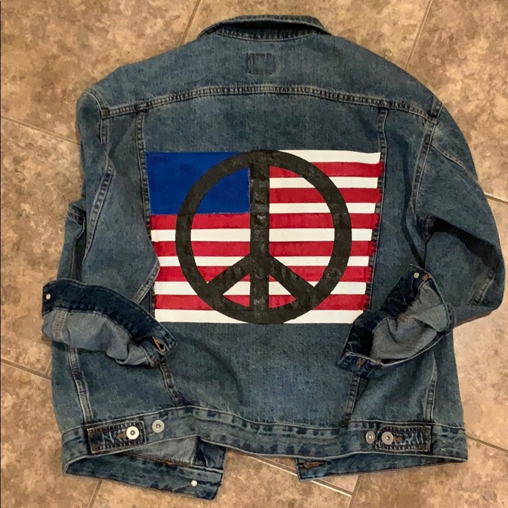 Hand painted flag jean jacket! One of a kind 🇺🇸